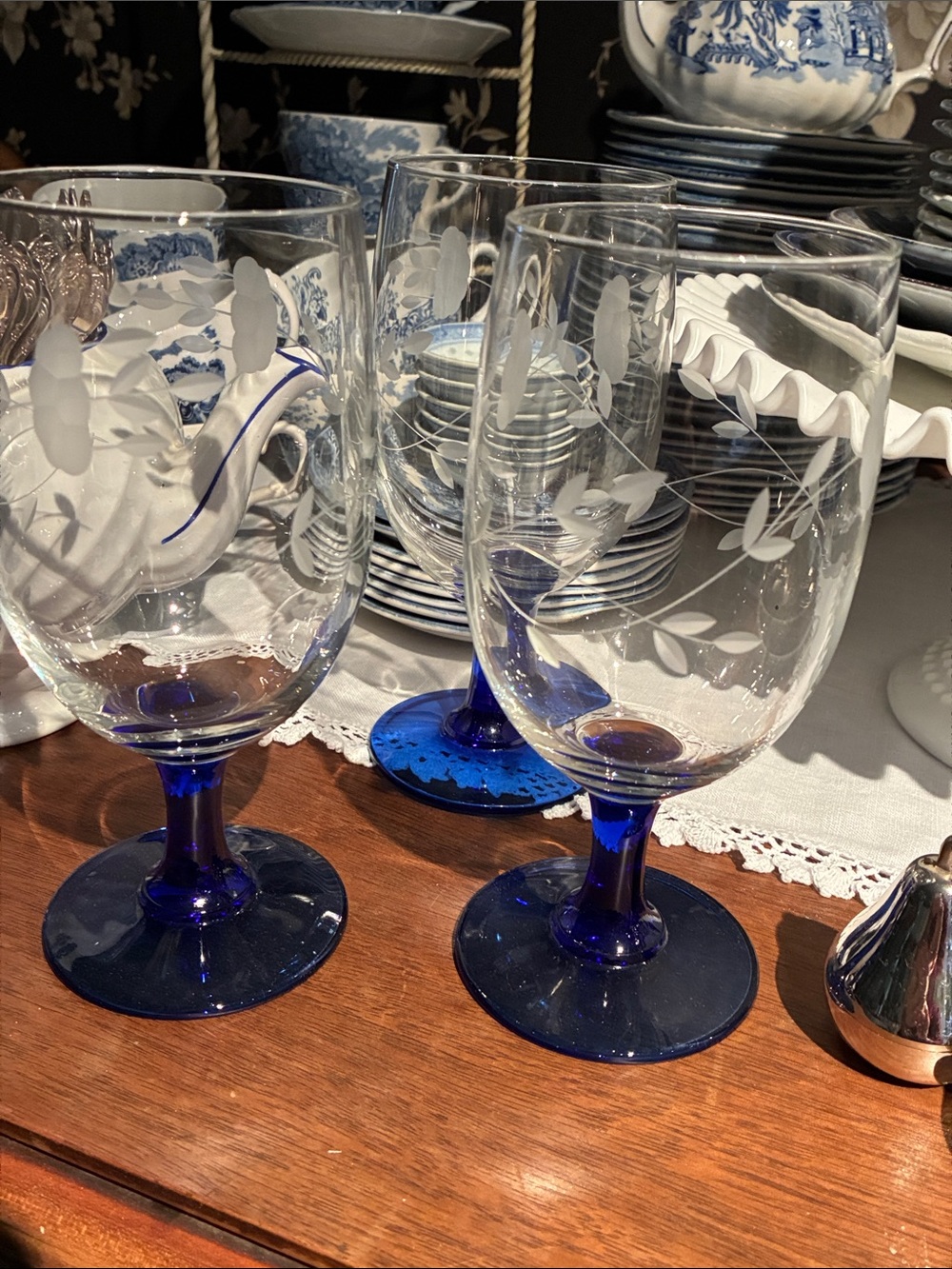 Princess house, Heritage pattern Cobalt Stemmed Etched WaterGlasses - Set of 6